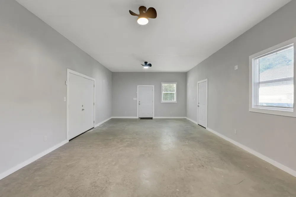20380 Doral Drive Huntsville, TX 77320