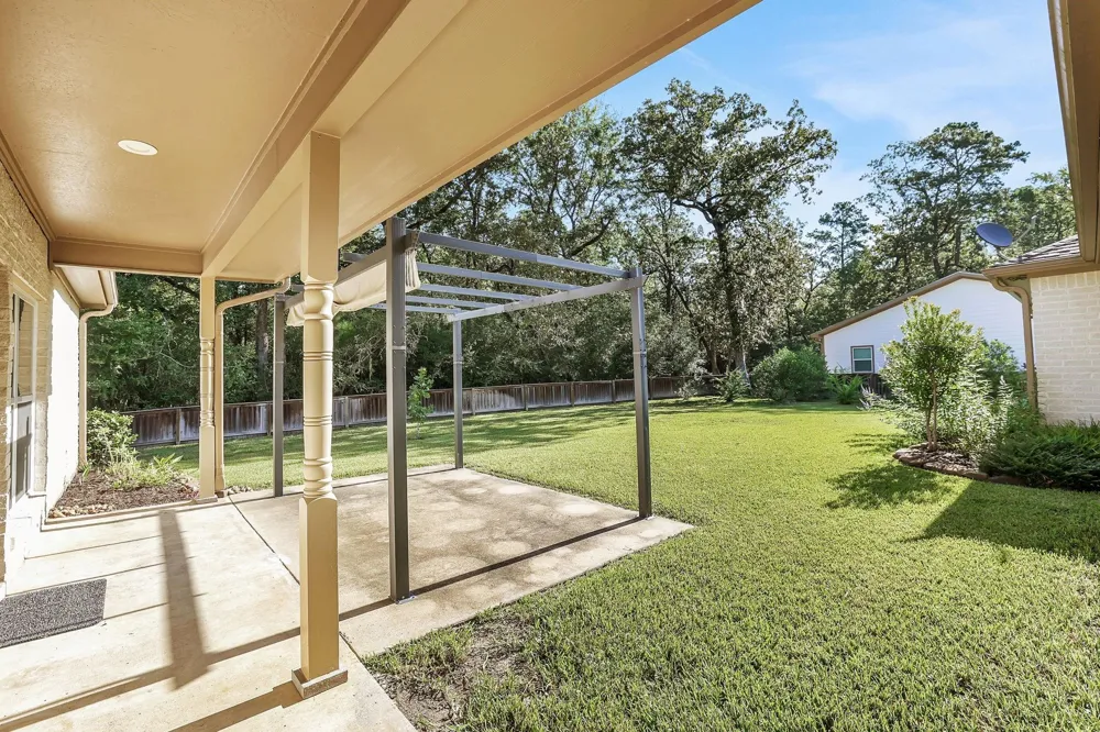 20380 Doral Drive Huntsville, TX 77320