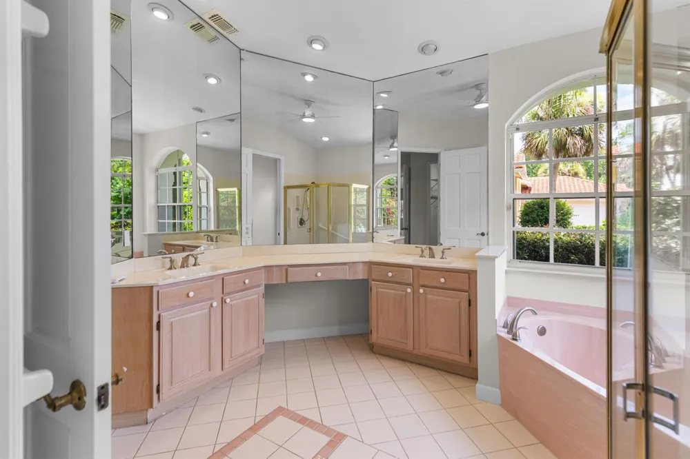 9408 Meadowood Drive Fort Pierce, FL 34951