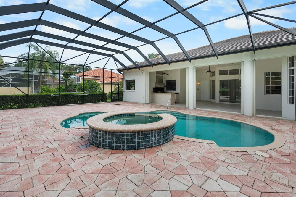 9408 Meadowood Drive Fort Pierce, FL 34951