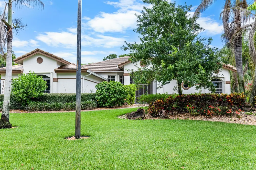 9408 Meadowood Drive Fort Pierce, FL 34951