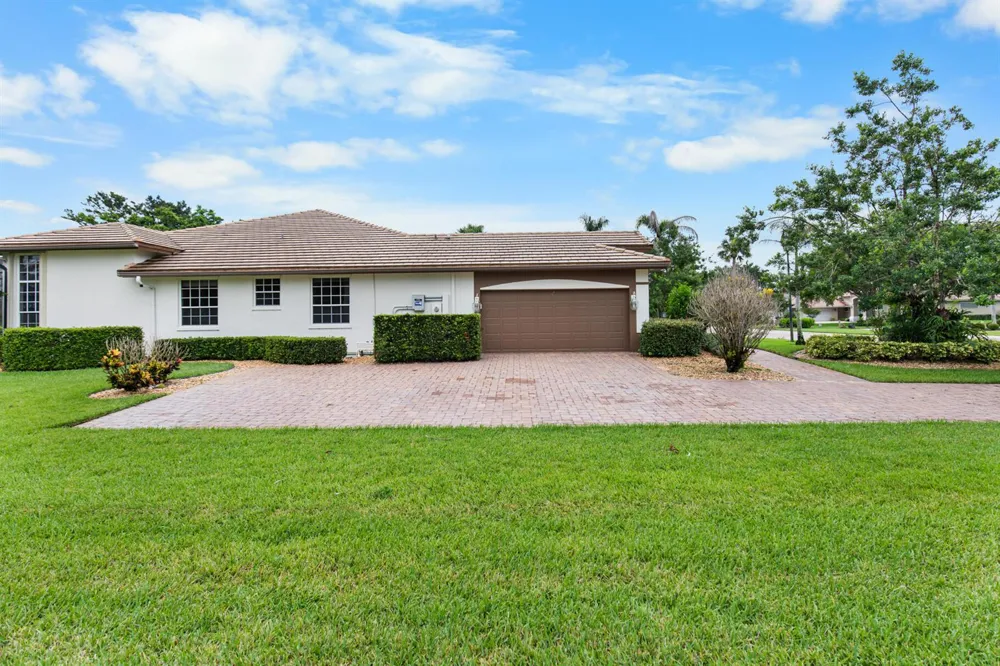 9408 Meadowood Drive Fort Pierce, FL 34951