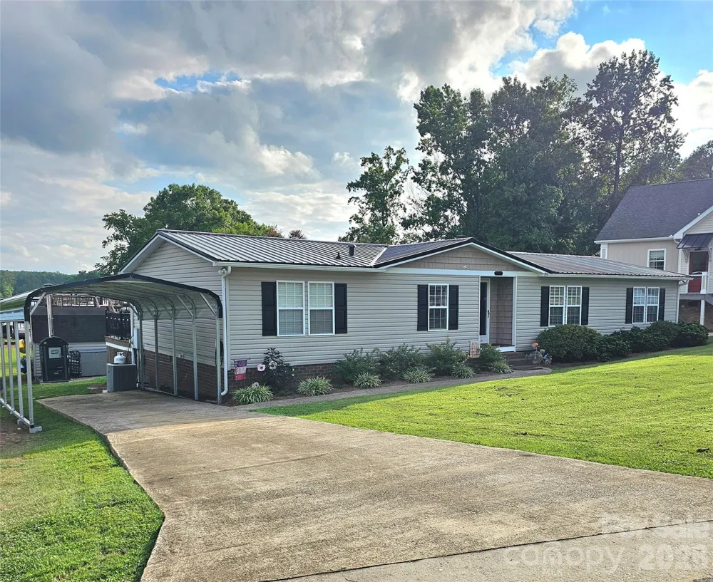 734 Pinehaven Drive New London, NC 28127