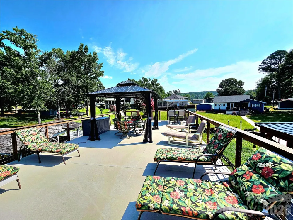 734 Pinehaven Drive New London, NC 28127
