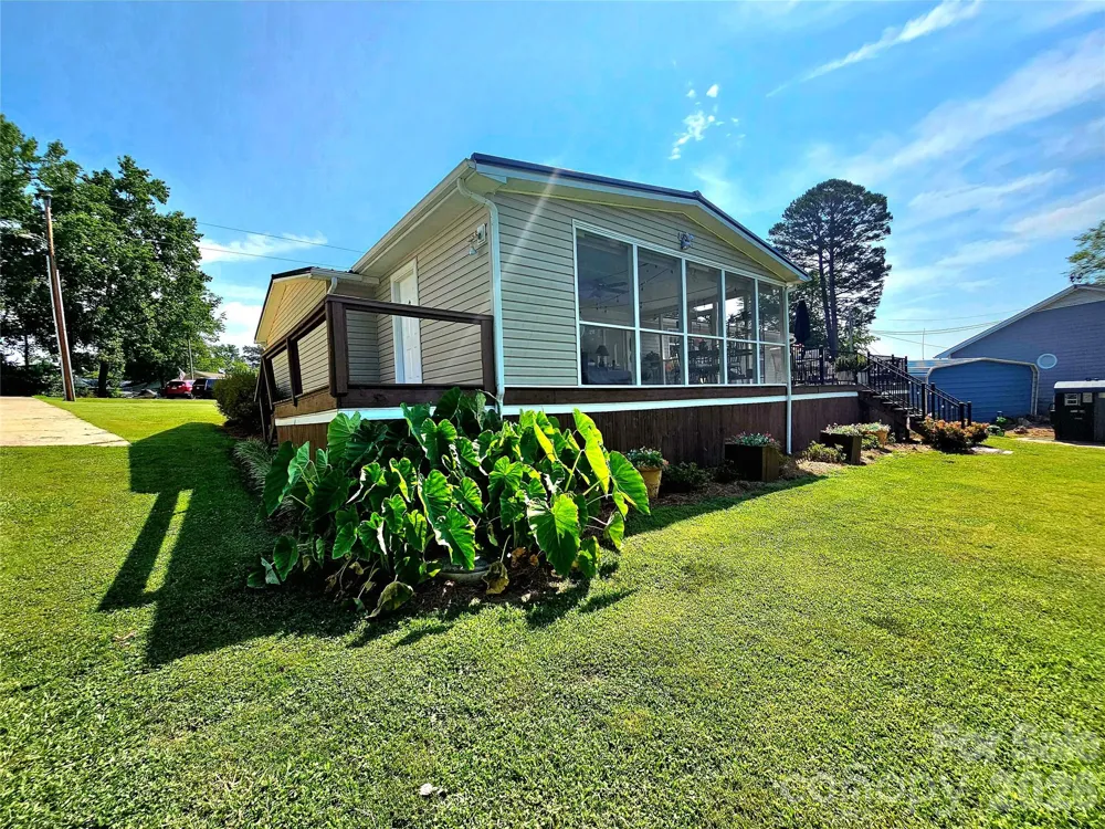 734 Pinehaven Drive New London, NC 28127