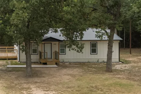 6886 County Road 2550