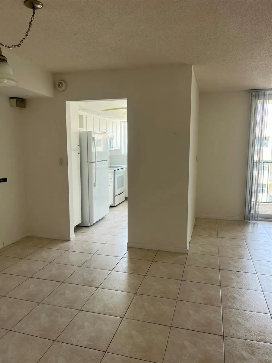 1237 S HILLSBORO MILE #601 Hillsboro Beach, FL 33062