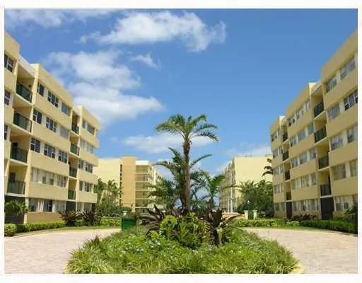 1237 S HILLSBORO MILE #601 Hillsboro Beach, FL 33062