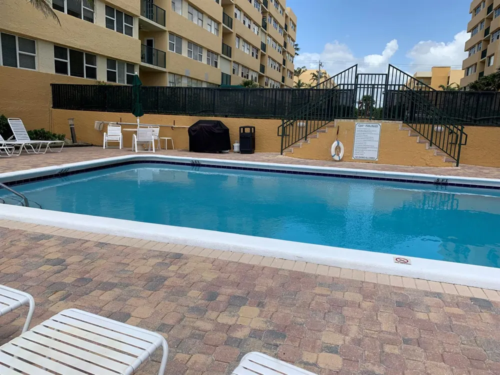1237 S HILLSBORO MILE #601 Hillsboro Beach, FL 33062