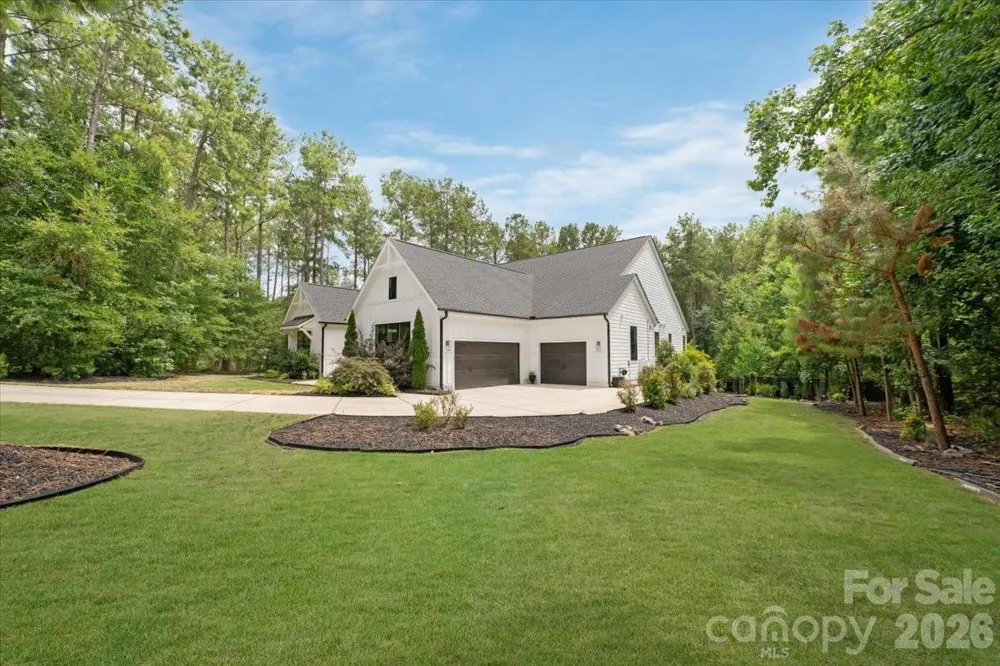 6321 Chimney Bluff Road Lancaster, SC 29720