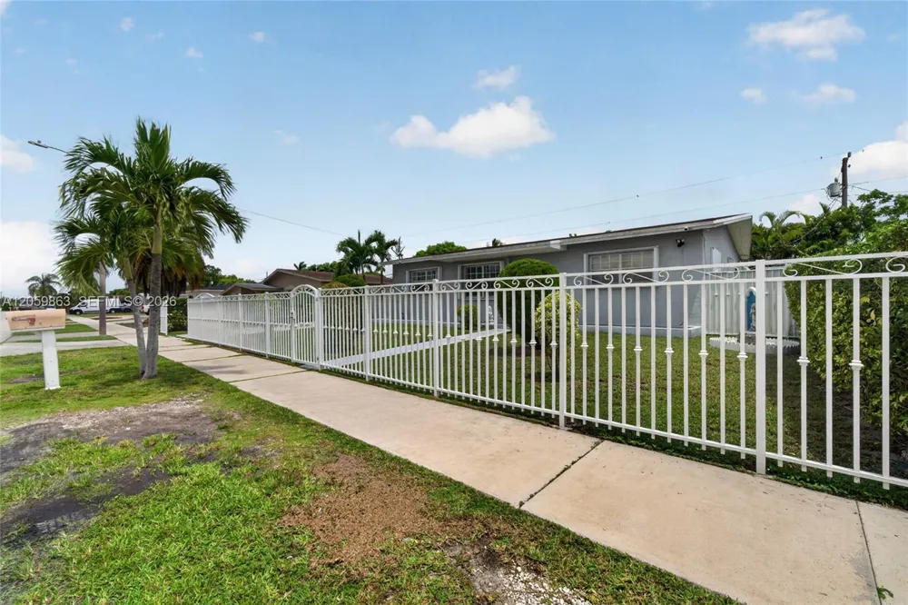 12015 SW 188 ST Miami, FL 33177