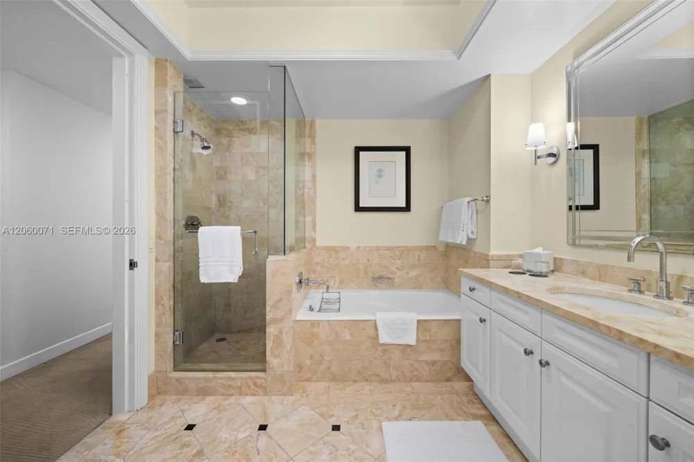 1435 Brickell Ave #3212 Miami, FL 33131