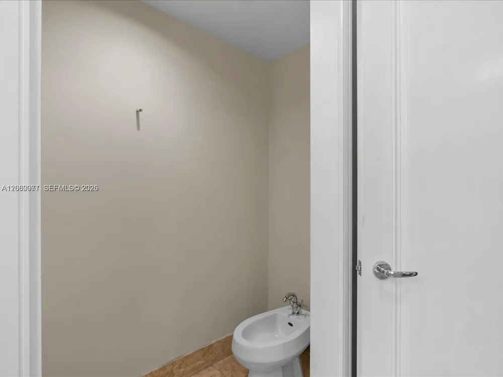 1435 Brickell Ave #3212 Miami, FL 33131