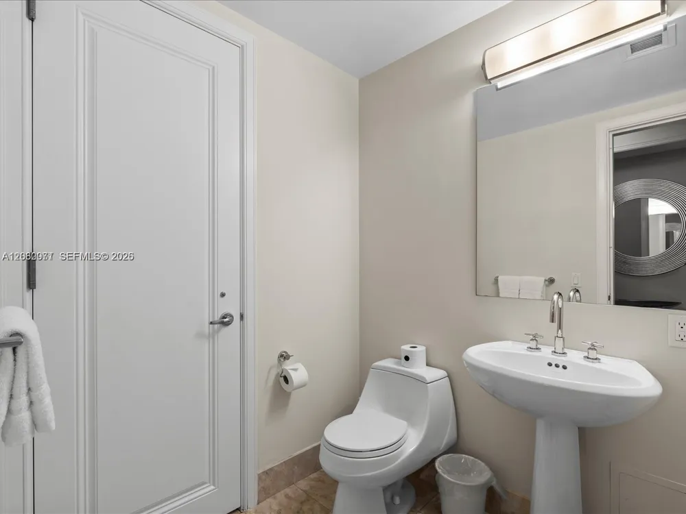 1435 Brickell Ave #3212 Miami, FL 33131