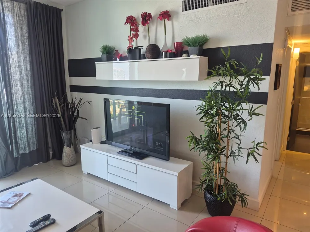 3901 S Ocean Dr #PH16R Hollywood, FL 33019