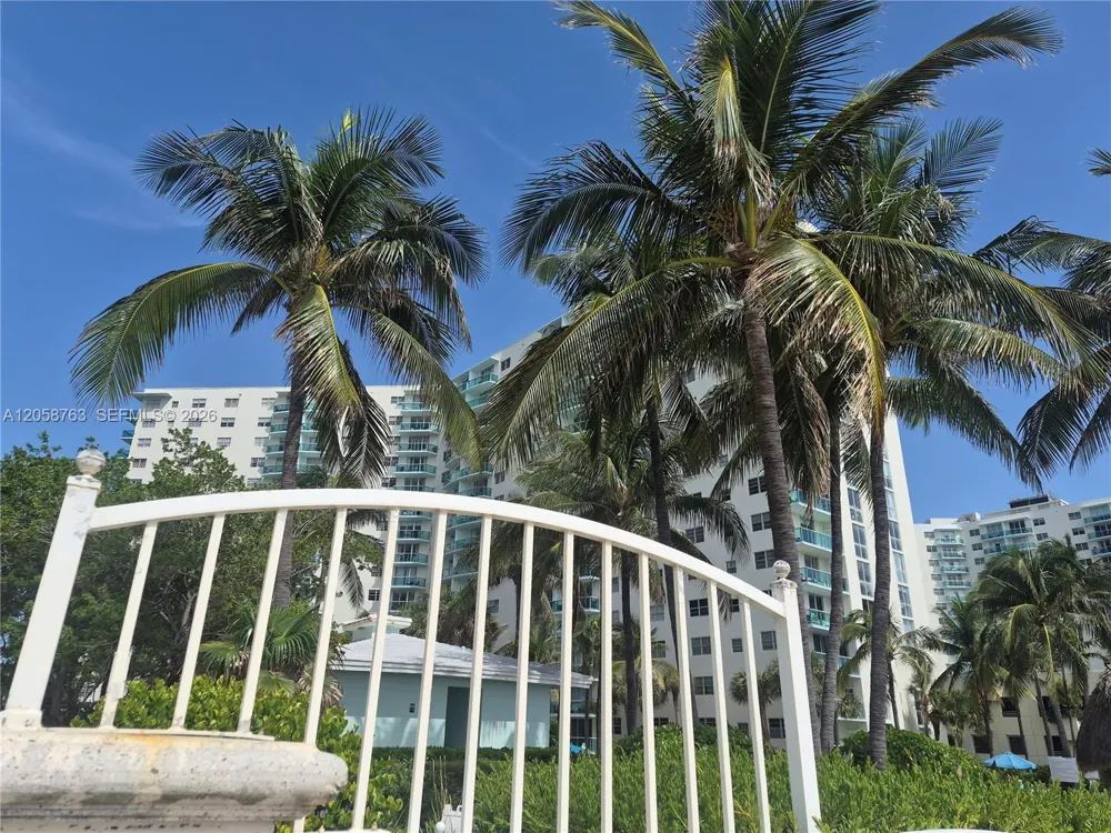 3901 S Ocean Dr #PH16R Hollywood, FL 33019