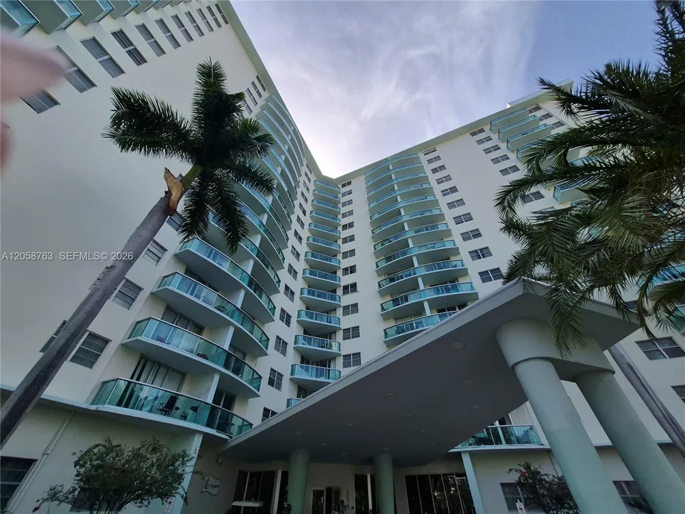 3901 S Ocean Dr #PH16R Hollywood, FL 33019