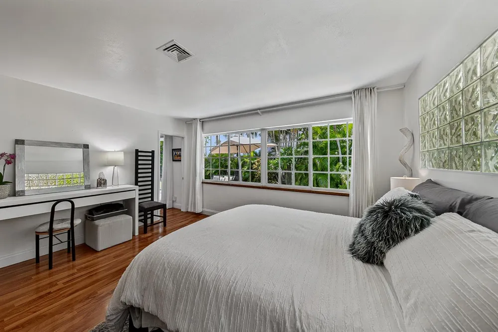 1929 S Ocean Drive Fort Lauderdale, FL 33316