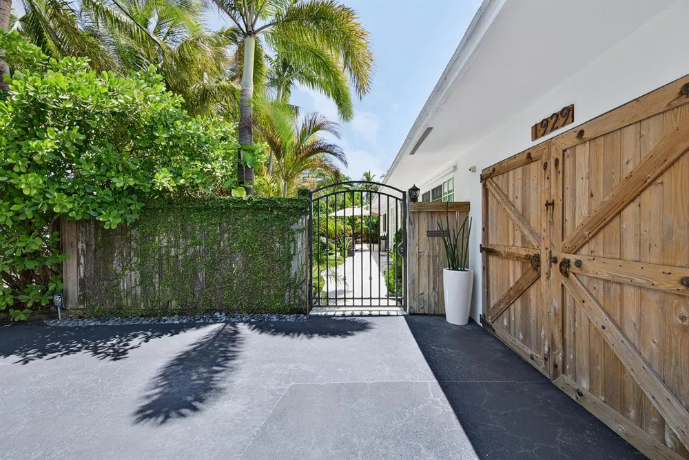 1929 S Ocean Drive Fort Lauderdale, FL 33316