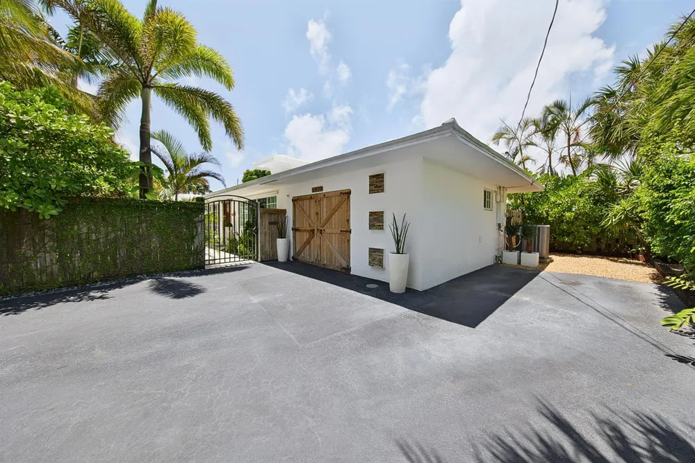 1929 S Ocean Drive Fort Lauderdale, FL 33316