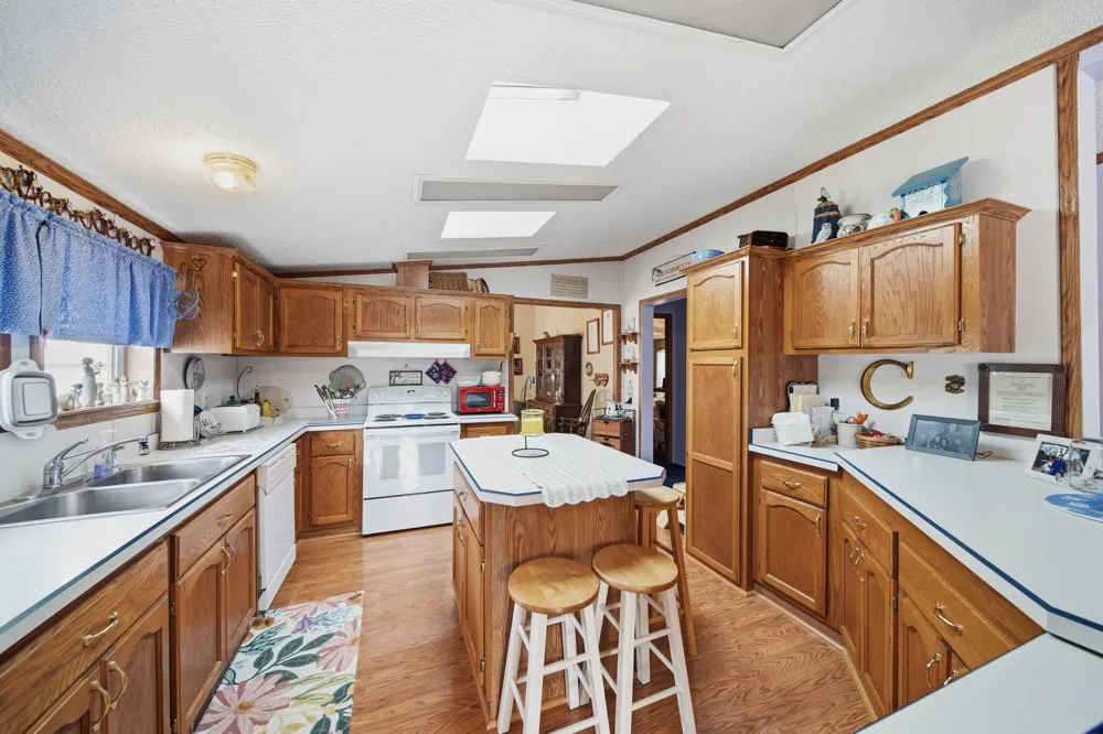 280 Stieff Adrian, MI 49221