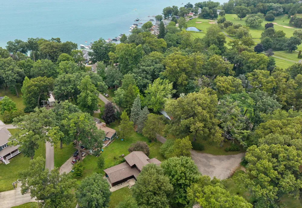 69115 Oakwood Drive White Pigeon, MI 49099