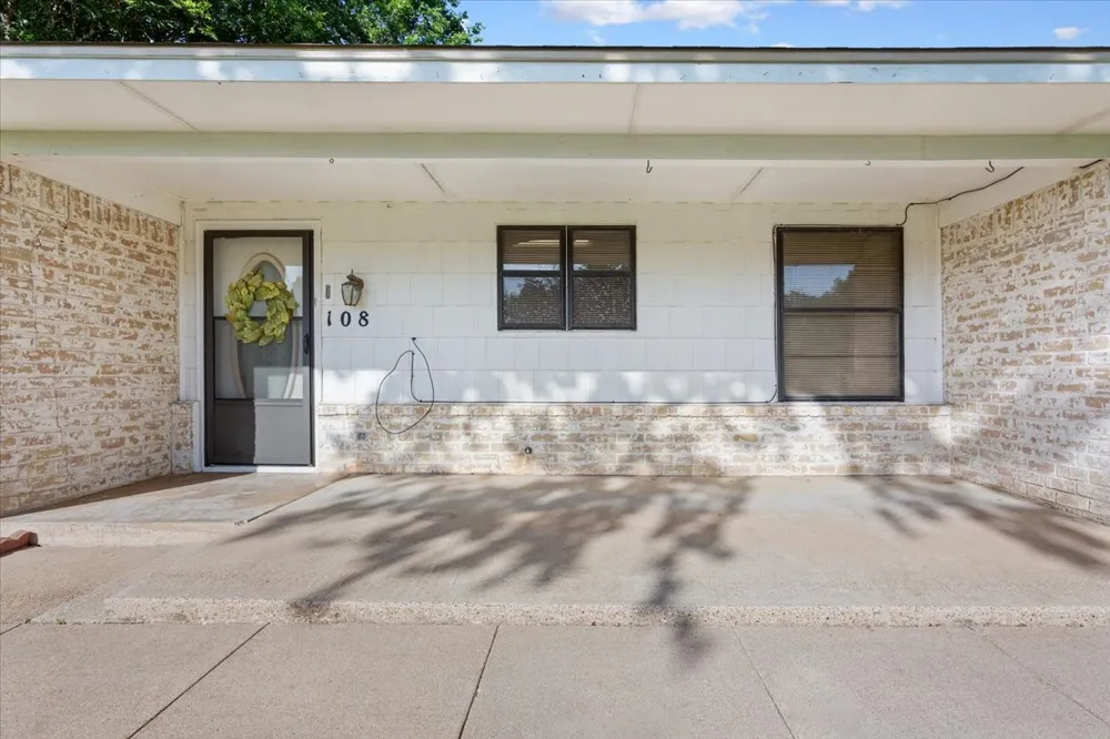 108 Towne West Drive Lorena, TX 76655