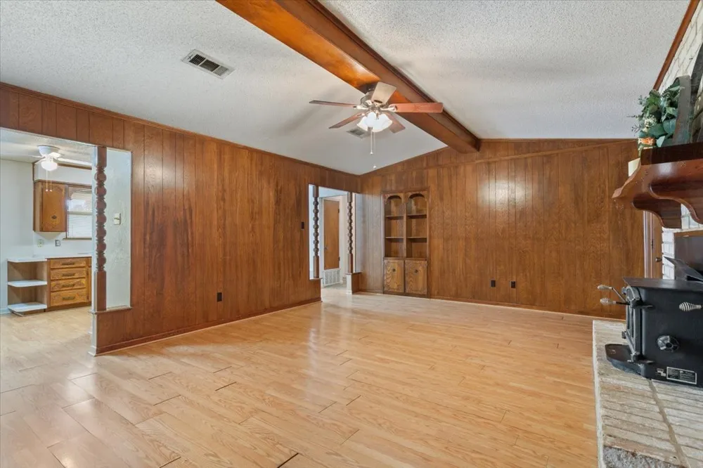 108 Towne West Drive Lorena, TX 76655