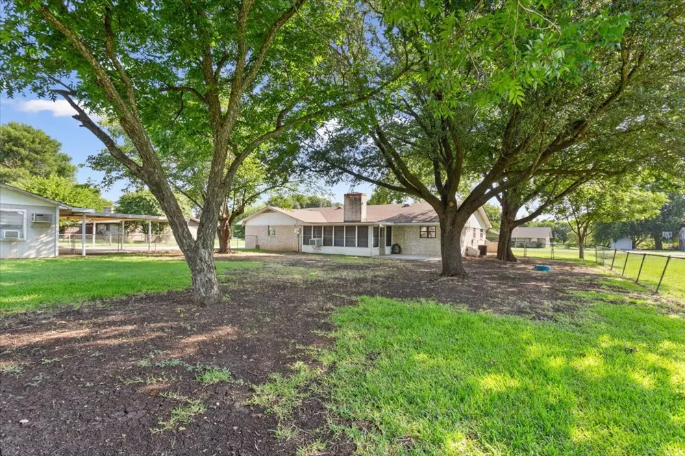 108 Towne West Drive Lorena, TX 76655