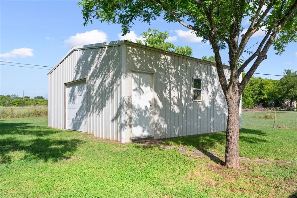 108 Towne West Drive Lorena, TX 76655