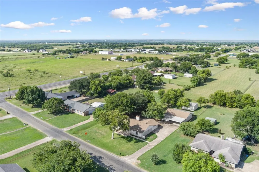 108 Towne West Drive Lorena, TX 76655