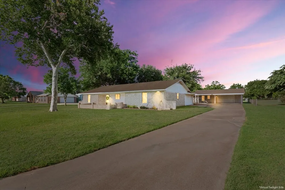 108 Towne West Drive Lorena, TX 76655