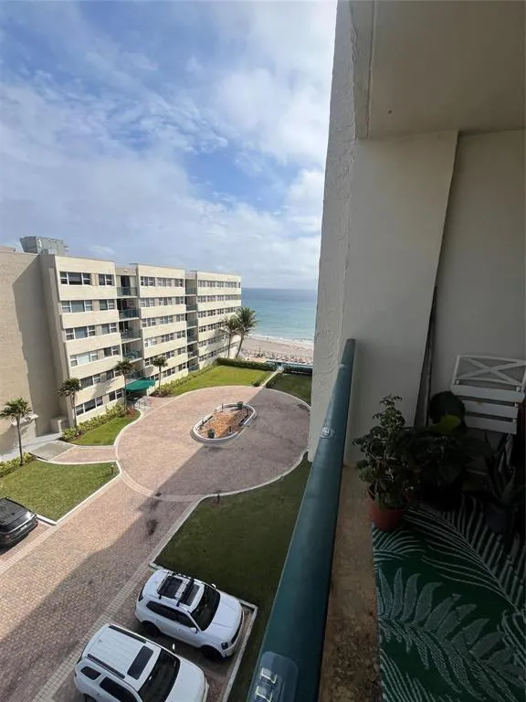 1237 S HILLSBORO MILE #601 Hillsboro Beach, FL 33062