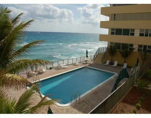 1237 S HILLSBORO MILE #601 Hillsboro Beach, FL 33062