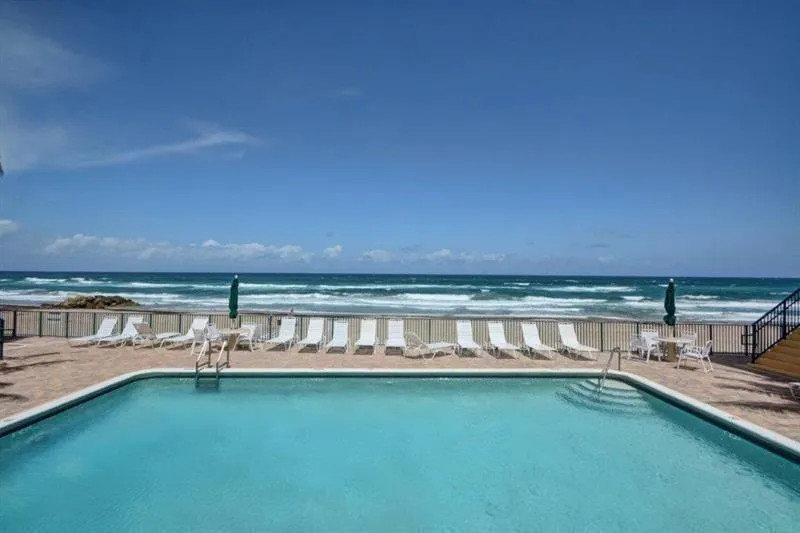 1237 S HILLSBORO MILE #601 Hillsboro Beach, FL 33062
