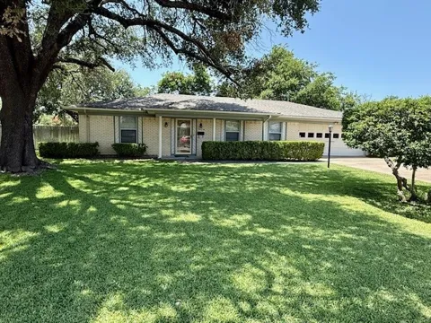 3820 Sagebrush Road