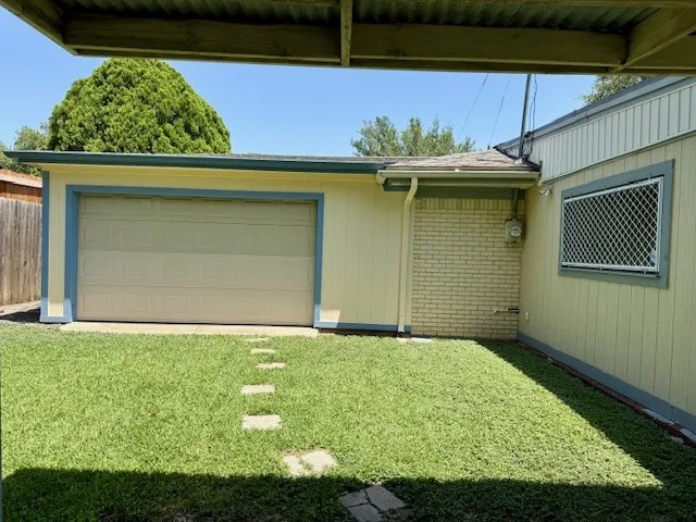 3820 Sagebrush Road Benbrook, TX 76116