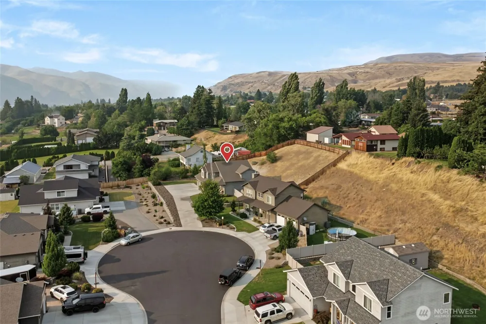 3143 NW Delcon Court East Wenatchee, WA 98802