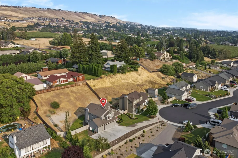 3143 NW Delcon Court East Wenatchee, WA 98802