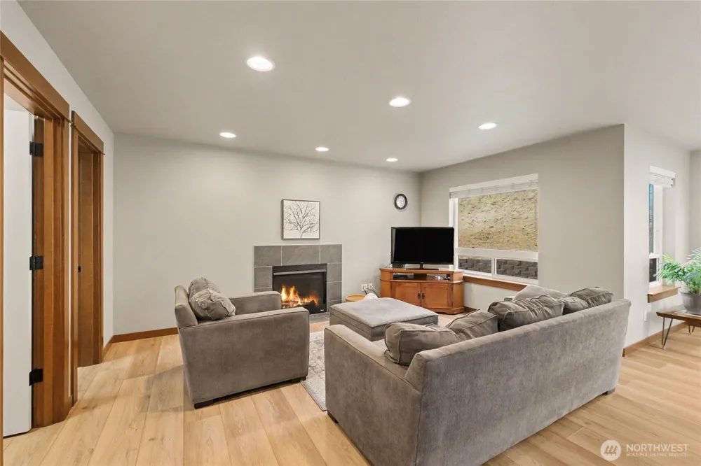 3143 NW Delcon Court East Wenatchee, WA 98802