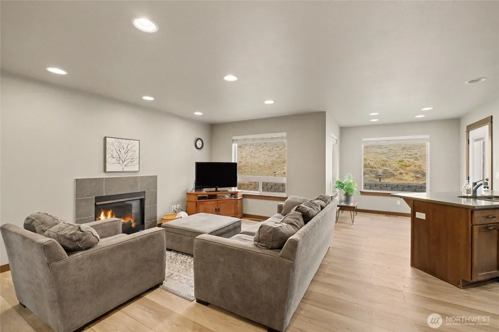 3143 NW Delcon Court East Wenatchee, WA 98802