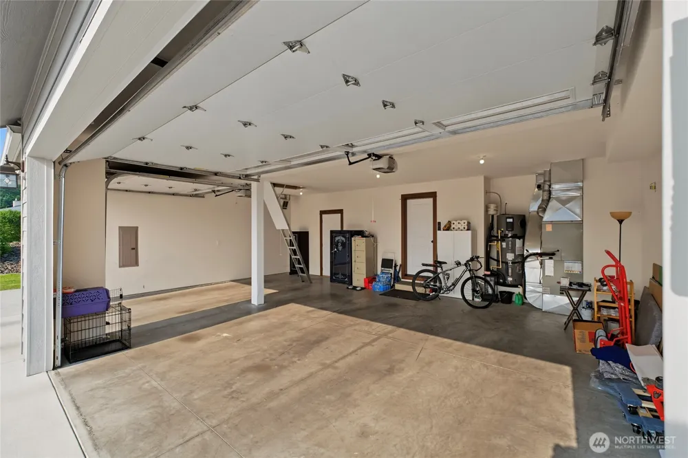 3143 NW Delcon Court East Wenatchee, WA 98802