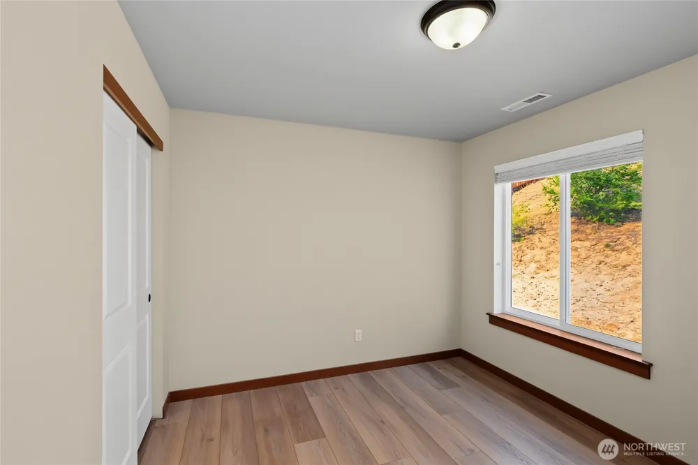 3143 NW Delcon Court East Wenatchee, WA 98802