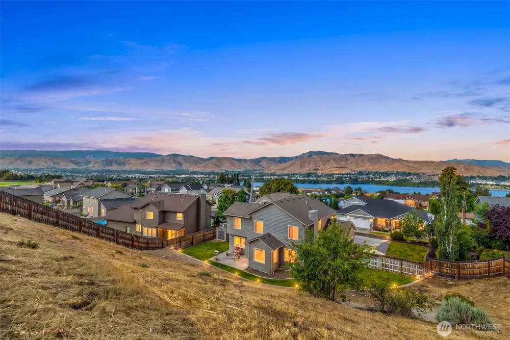 3143 NW Delcon Court East Wenatchee, WA 98802