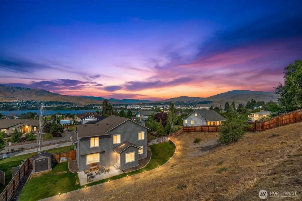 3143 NW Delcon Court East Wenatchee, WA 98802