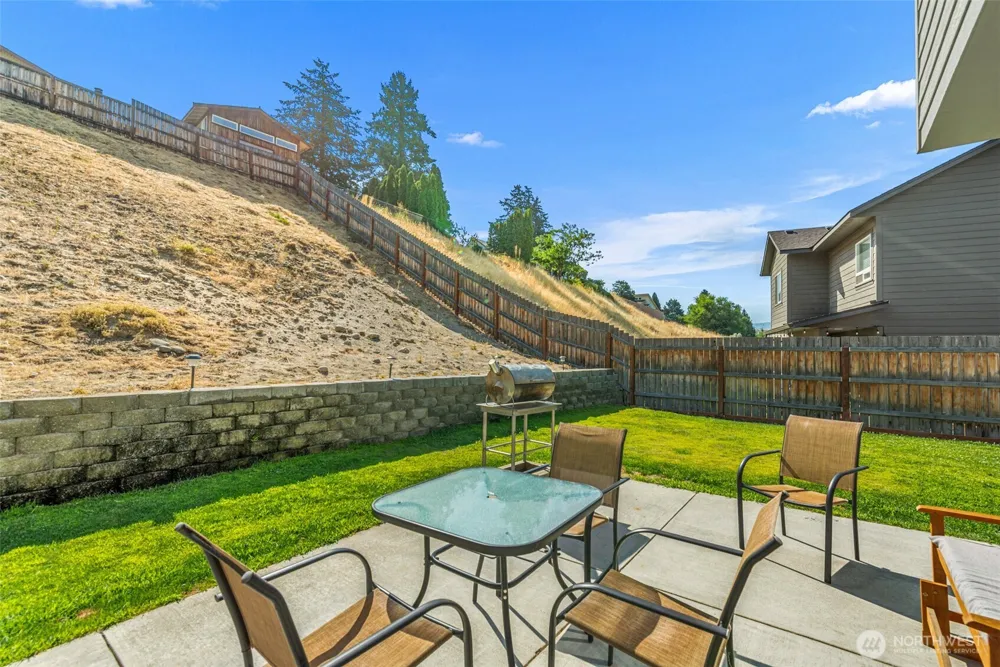 3143 NW Delcon Court East Wenatchee, WA 98802