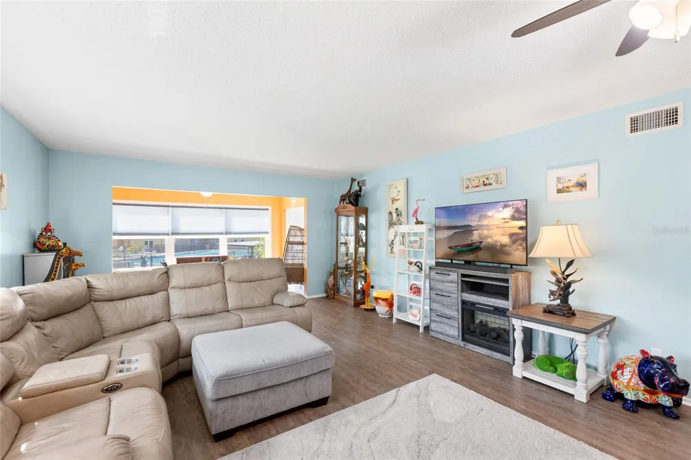 2259 COSTA RICAN DRIVE #23 Clearwater, FL 33763