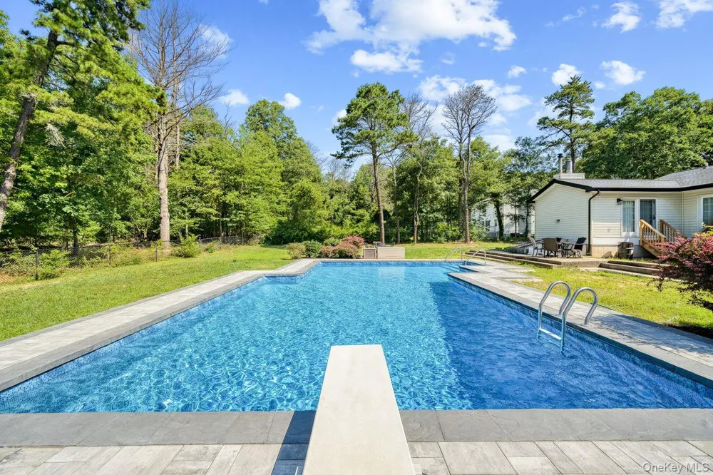 24 Bauer Avenue Manorville, NY 11949