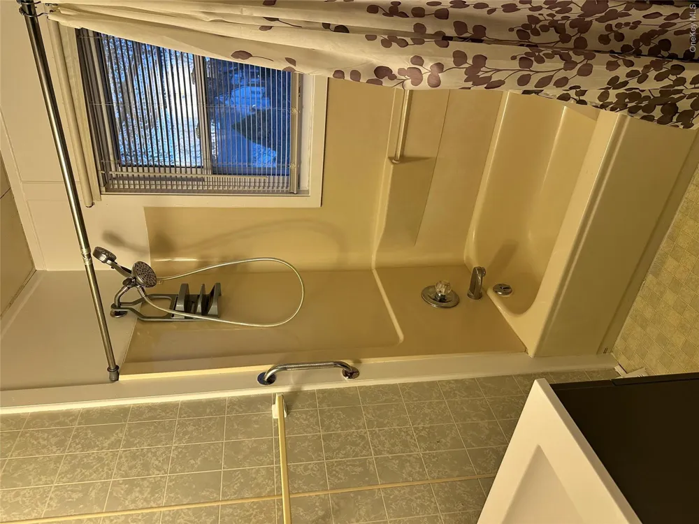 517 Flint Street Greenport, NY 11944