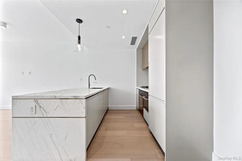 208 Delancey Street #PH3 New York (Manhattan), NY 10002